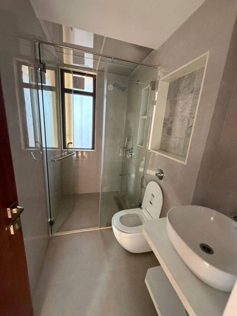Bathroom, surbhi-chs-andheri-west 3 Bedroom 1400 Sq.Ft. Apartment In Andheri West Mumbai 9917346