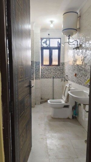 Master Bedroom in 1 BHK Builder Floor at Saket – for Rent