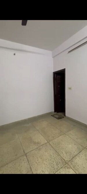 Room in 2 BHK Independent House at Alpha Ii Greater Noida – for Rent