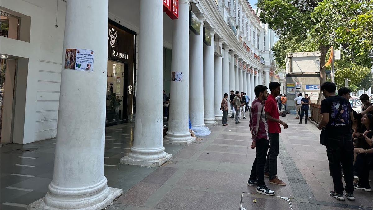 Showroom For Rent in Connaught Place