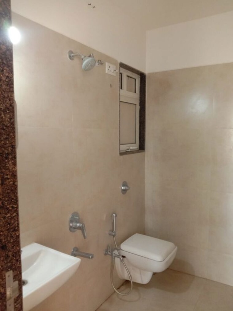 Bathroom, puranik-rumah-bali 1 Bedroom 430 Sq.Ft. Apartment In Ghodbunder Road Thane 9917423