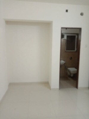 Room in 1 BHK Apartment at Puranik Rumah Bali, Ghodbunder Road – for Rent