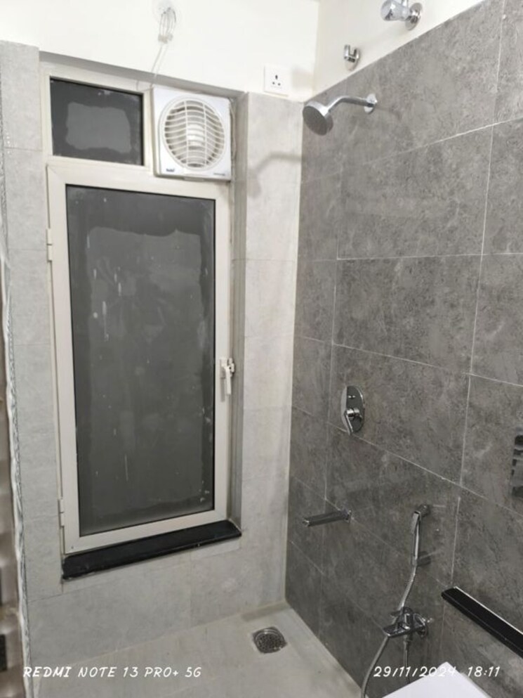 Bathroom, omkar-signet 2 Bedroom 700 Sq.Ft. Apartment In Malad East Mumbai 9917343