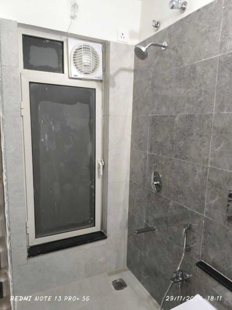 Bathroom, omkar-signet 2 Bedroom 700 Sq.Ft. Apartment In Malad East Mumbai 9917343
