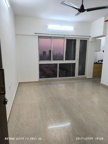 2 BHK Apartment For Rent in Omkar Signet, Malad East