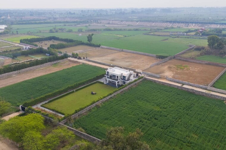 Garden, chd-resortico 3 Bedroom 2030 Sq.Ft. Villa In Sohna Sector 34 Gurgaon 9917435