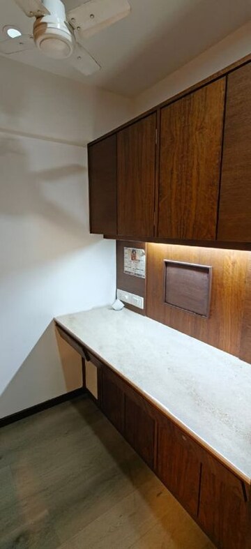 Room in 3 BHK Apartment at Vithaldas Nagar – for Rent