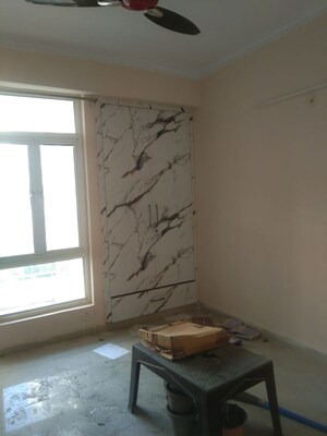 Room in 2 BHK Apartment at Supertech Ecovillage II, Sector 16b Greater Noida – for Rent