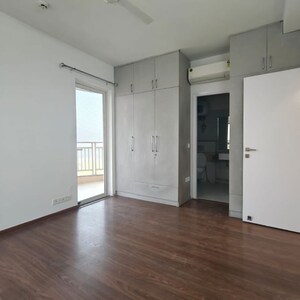 Room in 3 BHK Apartment at M3M Marina, Sector 68 – for Rent