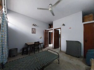 Living Room in 3.5 BHK Villa at Sector 31 – for Rent