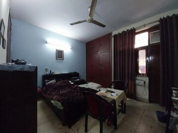 Bedroom in 3.5 BHK Villa at Sector 31 – for Rent