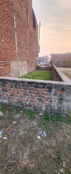 Plot For Sale in Dlf Ankur Vihar
