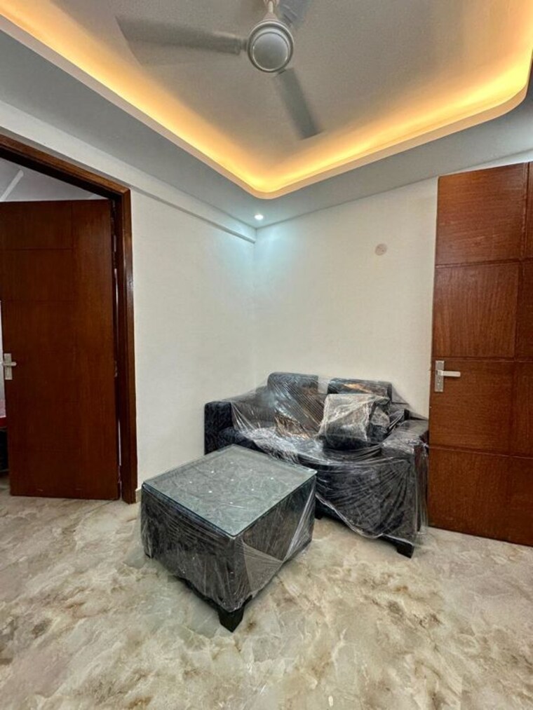 Living Room, freedom fighters enclave 1 Bedroom 500 Sq.Ft. Builder Floor In Freedom Fighters Enclave Delhi 9917523