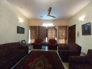 3.5 BHK Villa For Rent in Sector 36