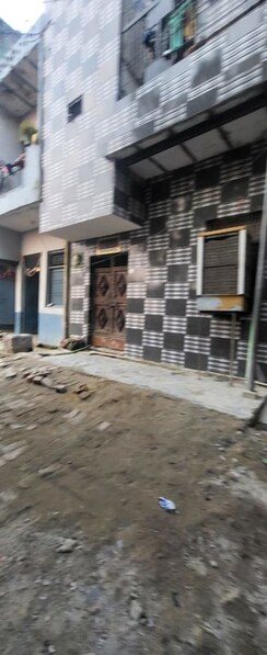 Plot For Sale in Dlf Ankur Vihar