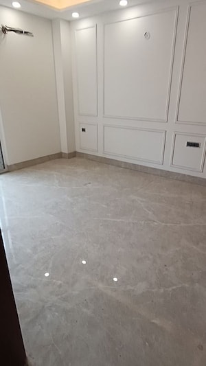 Room in 1 BHK Apartment at Maya Homes, Indrapuram – for Sale