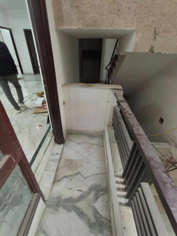 Balcony, green fields colony 3 Bedroom 220 Sq.Yd. Builder Floor In Green Fields Colony Faridabad 9917585