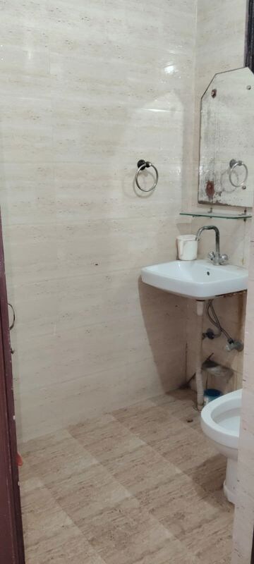  3 BHK Builder Floor at Green Fields Colony – for Rent