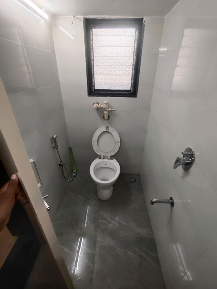 Bathroom, silver-dunes 2 Bedroom 800 Sq.Ft. Apartment In Prabhadevi Mumbai 9917599