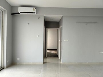 Room in 2 BHK Apartment at Supertech Hues, Sector 68 – for Rent