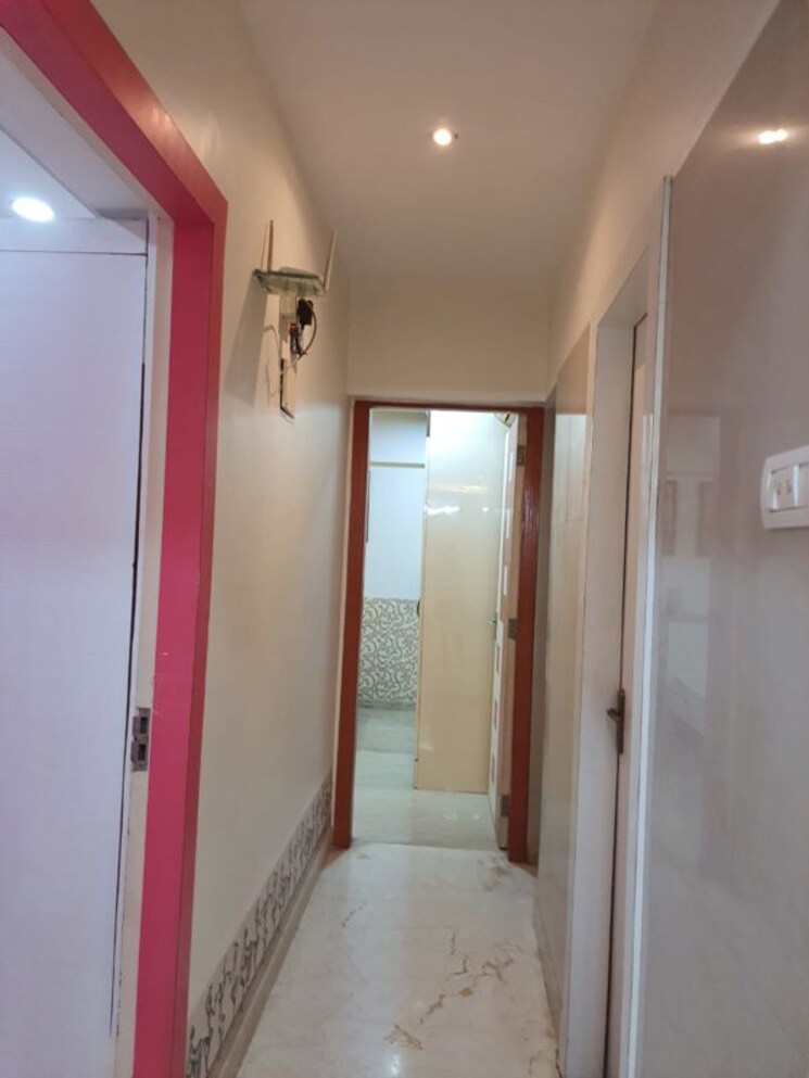 Room, satellite-royale 1 Bedroom 550 Sq.Ft. Apartment In Goregaon East Mumbai 9917569