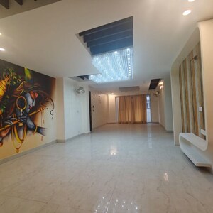 Room in 4 BHK Apartment at Aradhya Homes, Sector 67a – for Rent