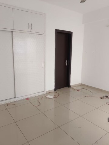 2 BHK Apartment For Rent in Gulshan Bellina, Sector 16 Greater Noida