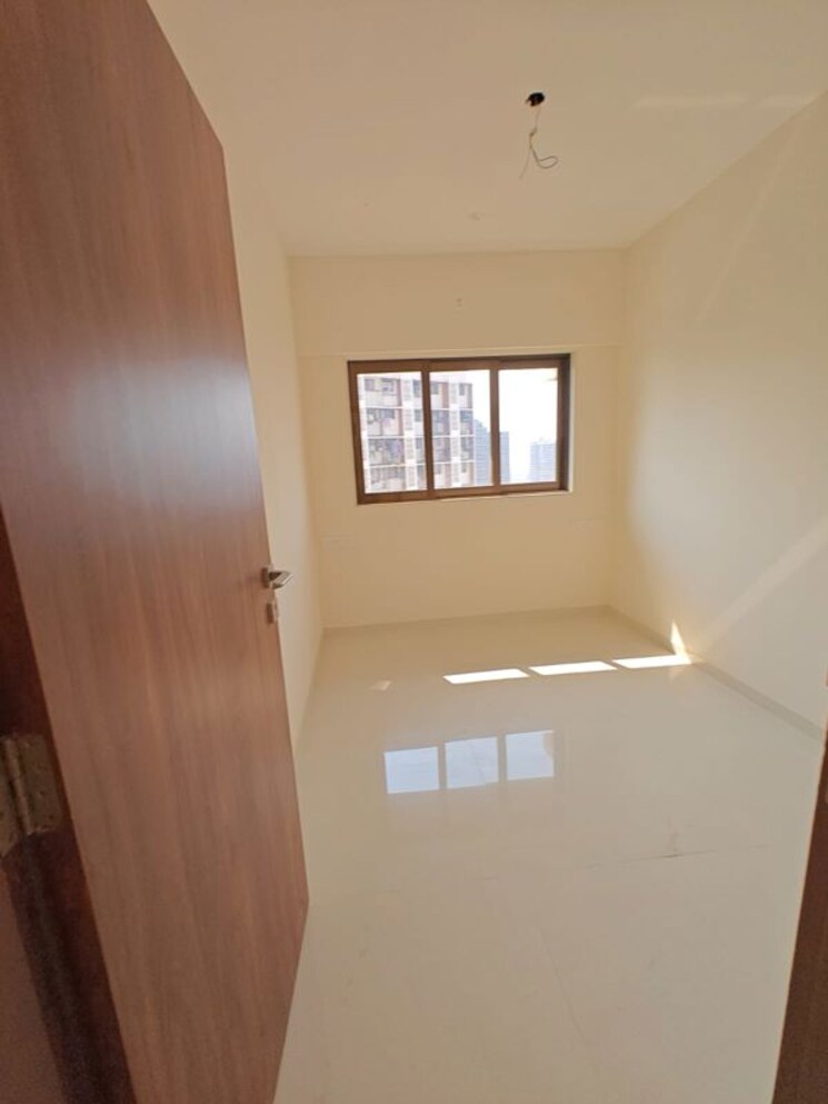 Room, lotus-sky-garden 2.5 Bedroom 946 Sq.Ft. Apartment In Malad West Mumbai 9917607