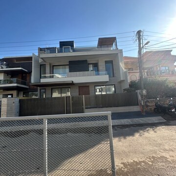 5 BHK Independent House For Sale in Sector 7