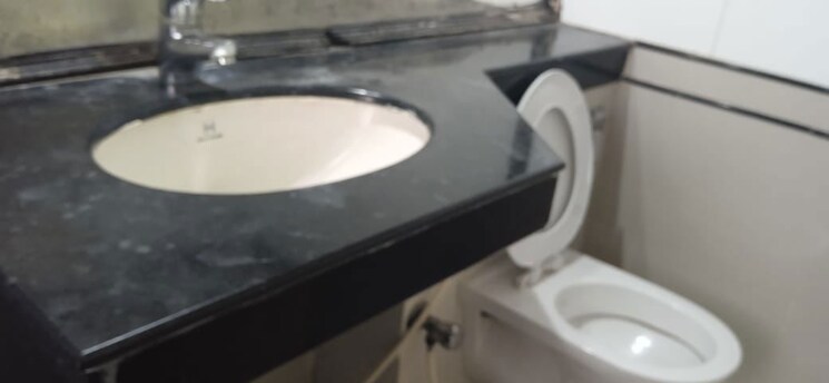 Bathroom, goyal-lakshchandi-heights 3 Bedroom 1400 Sq.Ft. Apartment In Goregaon East Mumbai 9917627