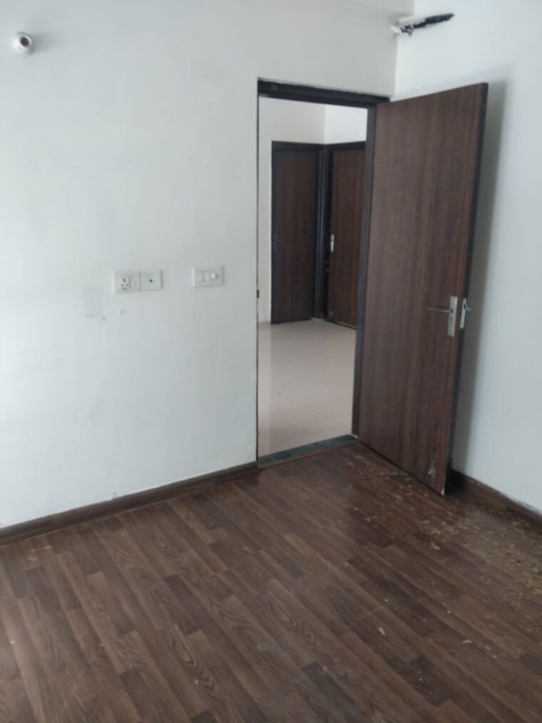 Room, sector 77 3 Bedroom 1620 Sq.Ft. Builder Floor In Sector 77 Faridabad 9917695