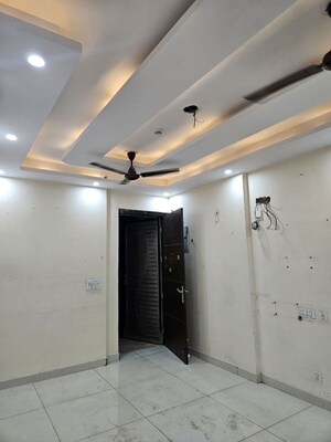 2 BHK Apartment For Rent in Saya Gold Avenue, Vaibhav Khand