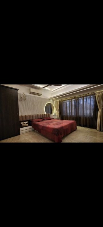 Bedroom in 3 BHK Apartment at Juhu Abhishek Chs Ltd, Andheri West – for Rent