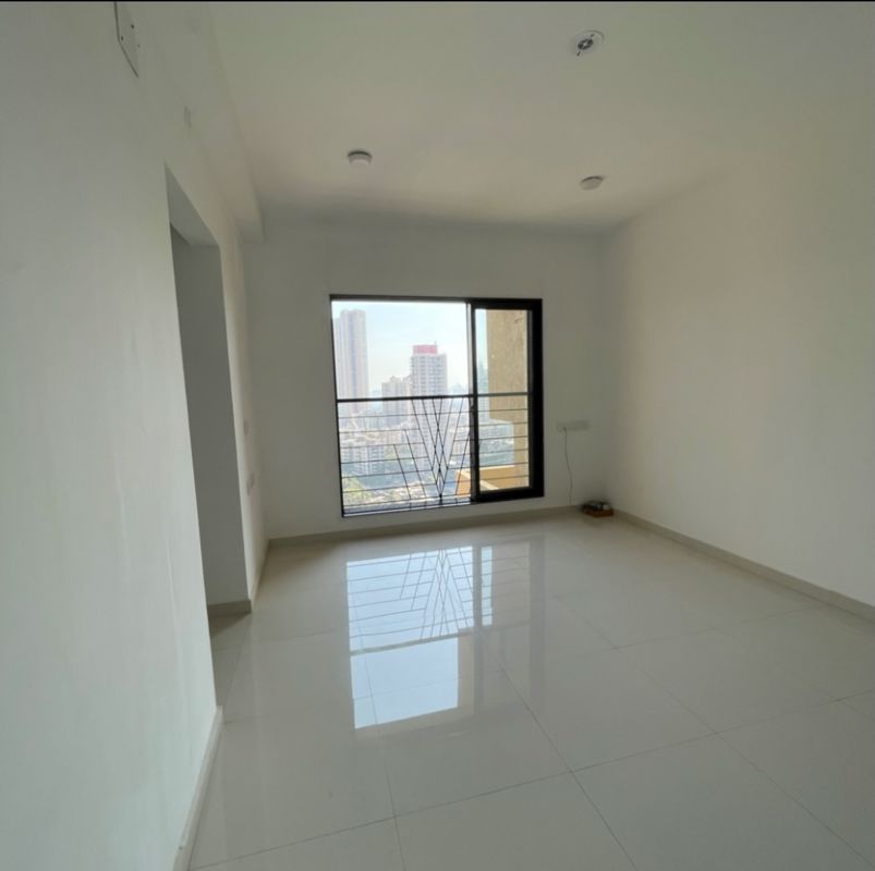 1 BHK 395 Sq.Ft. Apartment in Je And Vee Om Trimurti