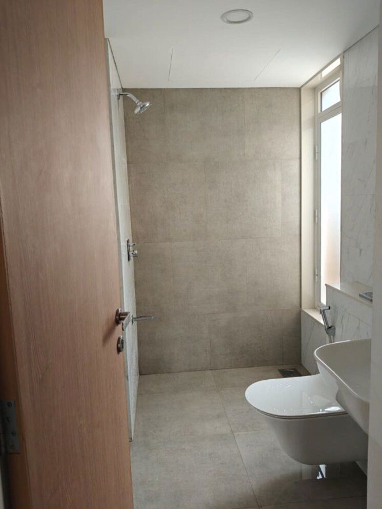 Bathroom, lodha-bella-vita 3 Bedroom 1530 Sq.Ft. Apartment In Nibm Road Pune 9917704