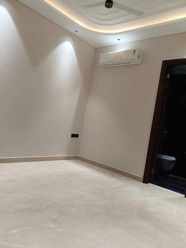 4 BHK + Pooja Room,Servant Room,Study Room,Extra Room Builder Floor For Sale in New Friends Colony