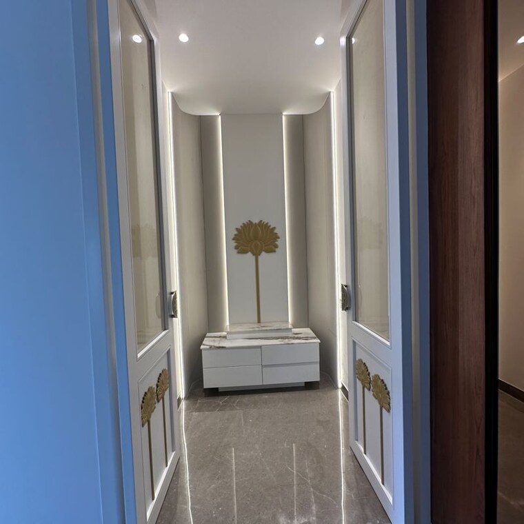 undefined, sector 17 6 Bedroom 375 Sq.Yd. Villa In Sector 17 Panchkula 9917883