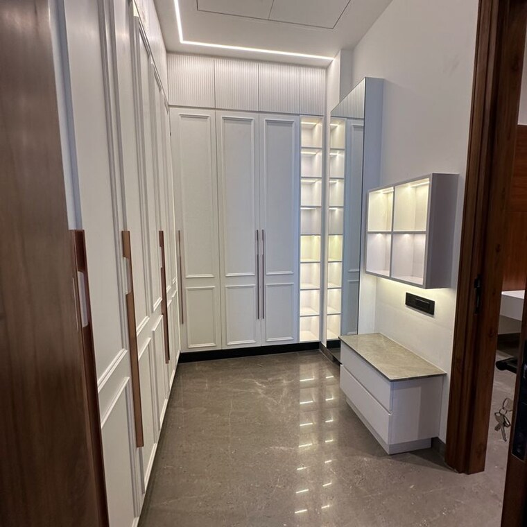 undefined, sector 17 6 Bedroom 375 Sq.Yd. Villa In Sector 17 Panchkula 9917883