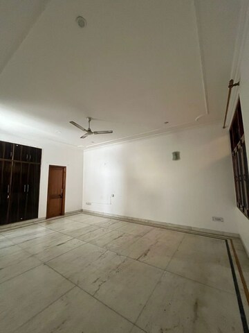 5 BHK Villa For Sale in SS Southend Floors, South City 2