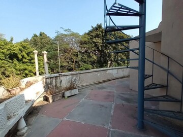 Balcony in 6+ BHK Villa at DLF Atria, Dlf Phase ii – for Sale