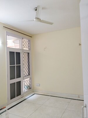 Room in 3.5 BHK Apartment at Sector 56 – for Rent