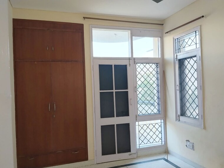 Room, sector 56 3.5 Bedroom 1650 Sq.Ft. Apartment In Sector 56 Gurgaon 9918061