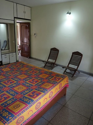 Bedroom in 2 BHK Builder Floor at Sector 36 – for Rent