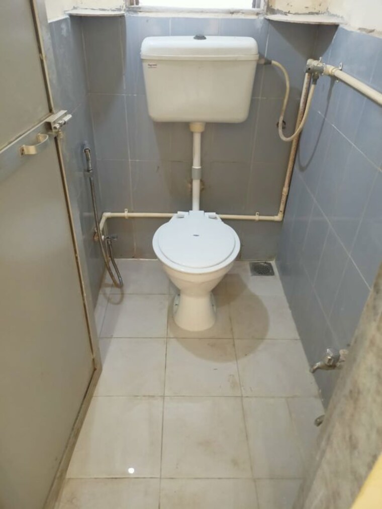 Bathroom, om-siddhivinayak-chs-andheri 1 Bedroom 320 Sq.Ft. Apartment In Andheri East Mumbai 9918069