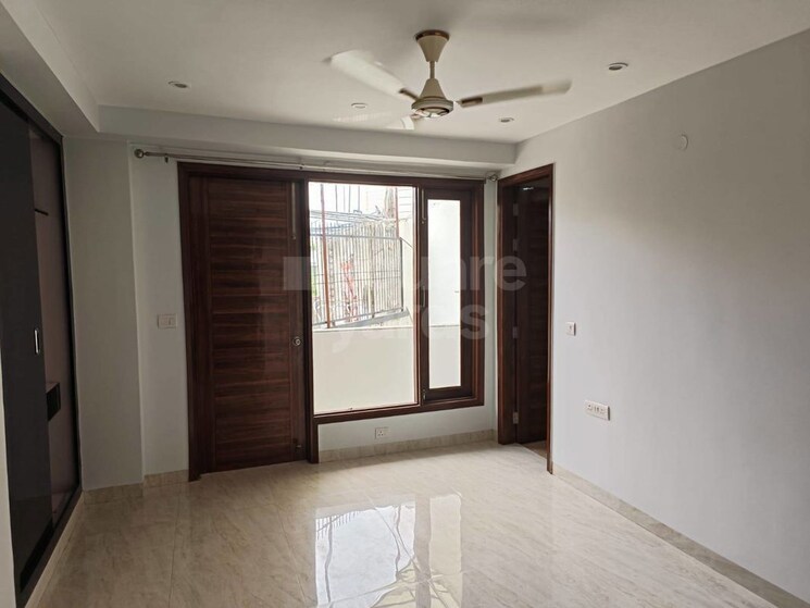 Room, safdarjung enclave 2 Bedroom 1860 Sq.Ft. Builder Floor In Safdarjung Enclave Delhi 9918094