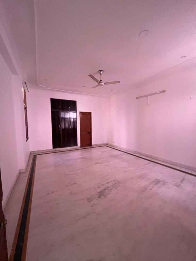 Room, rbc-ii 6+ Bedroom 800 Sq.Yd. Independent House In Sushant Lok I Gurgaon 9918129