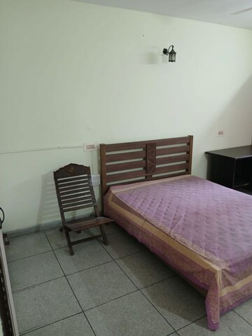 Bedroom in 2 BHK Builder Floor at Sector 36 – for Rent
