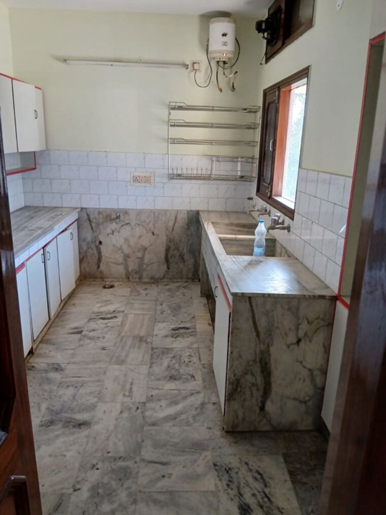 Bathroom, sector 36 2 Bedroom 1004 Sq.Ft. Builder Floor In Sector 36 Chandigarh 9917950