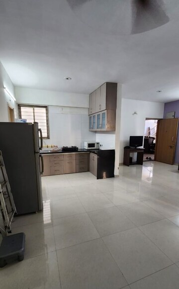 Hall in 2 BHK Apartment at Prahlad Nagar – for Rent