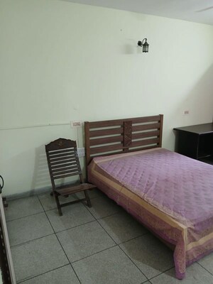 Bedroom in 2 BHK Builder Floor at Sector 36 – for Rent